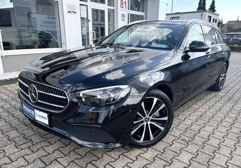 Mercedes-Benz E 300, 2022 3