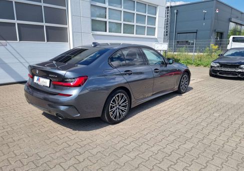 BMW 330, 2020