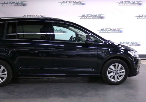 Volkswagen Touran, 2020 3