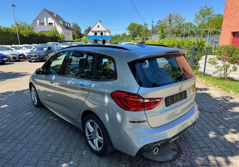 BMW 220, 2021 3
