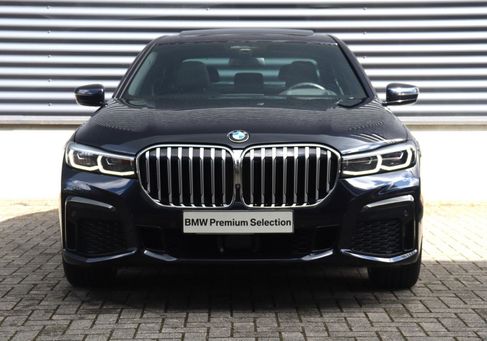 BMW 745, 2020