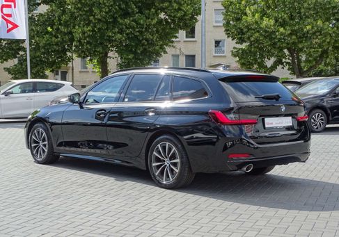 BMW 318, 2022