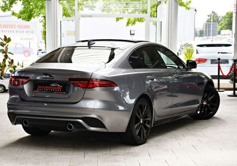 Jaguar XE, 2022