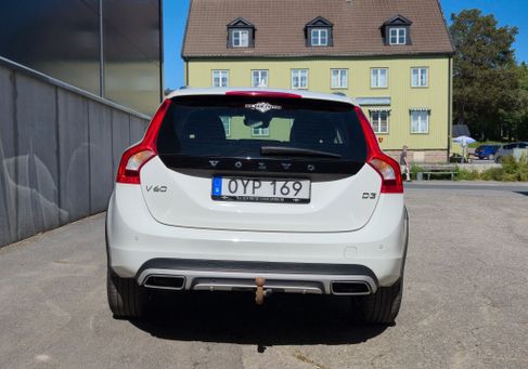 Volvo V60 Cross Country, 2018