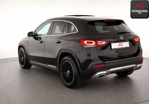 Mercedes-Benz GLA 200, 2022