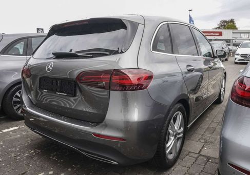 Mercedes-Benz B 200, 2025
