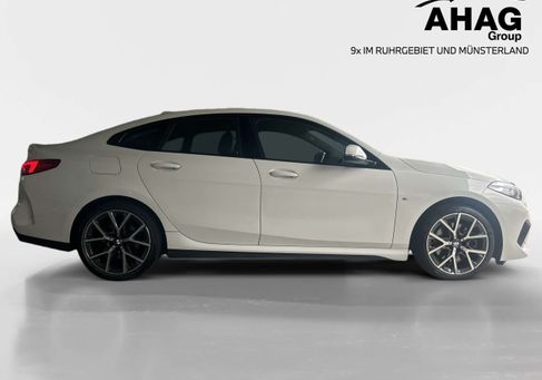 BMW 220, 2023 3