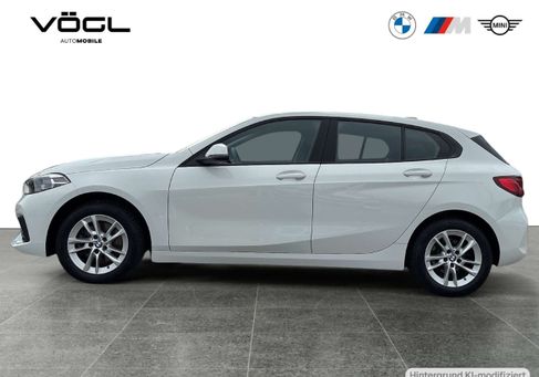 BMW 118, 2022