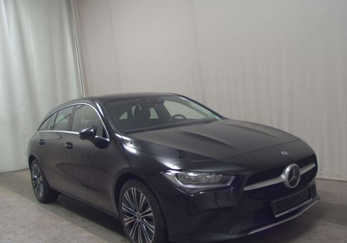 Mercedes-Benz CLA 200, 2022