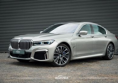 BMW 745, 2019