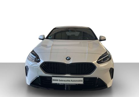 BMW 116, 2025 3