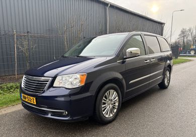 Chrysler Town & Country, 2013