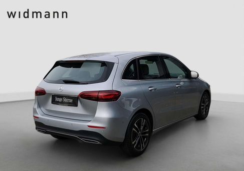 Mercedes-Benz B 180, 2024