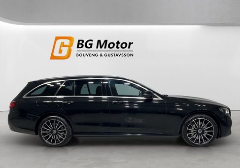 Mercedes-Benz E 300, 2021 3