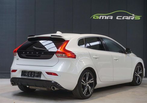 Volvo V40, 2018