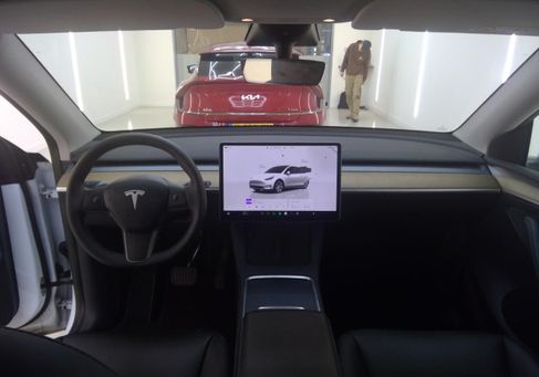 Tesla Model Y, 2022