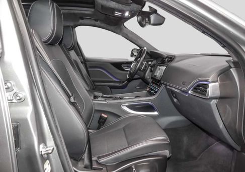 Jaguar F-Pace, 2019