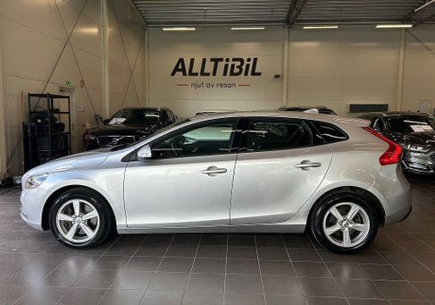 Volvo V40, 2018