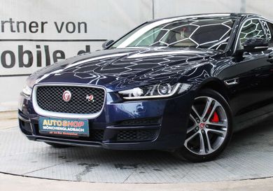 Jaguar XE, 2017