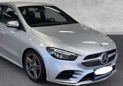 Mercedes-Benz B 180, 2020