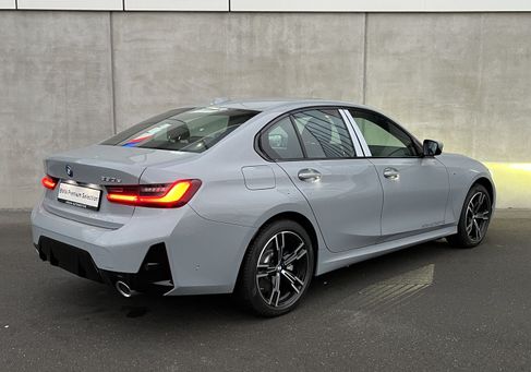 BMW 330, 2026 3