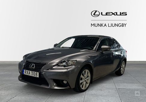 Lexus IS, 2016