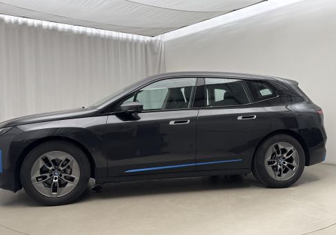 BMW iX, 2022