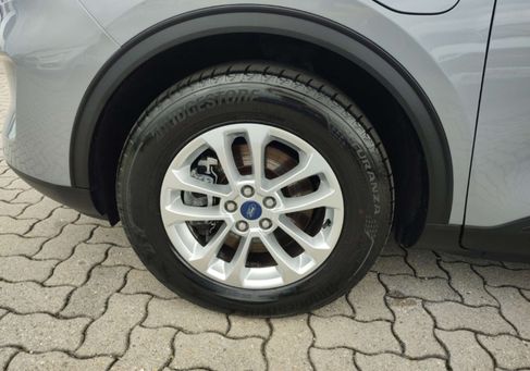 Ford Kuga, 2021