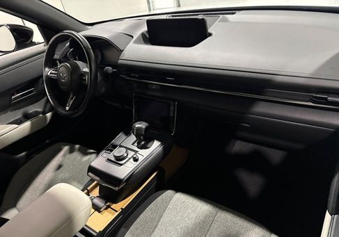 Mazda MX-30, 2021 3
