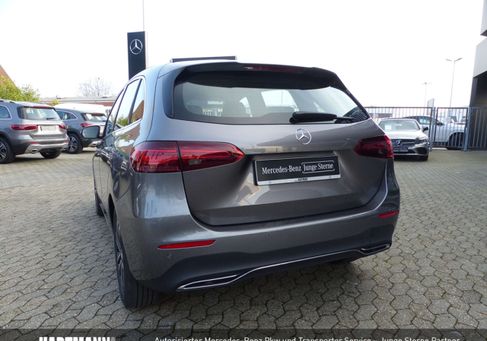 Mercedes-Benz B 200, 2025 3