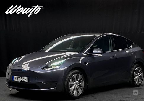 Tesla Model Y, 2021