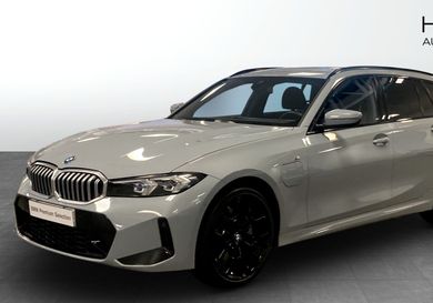 BMW 330, 2026