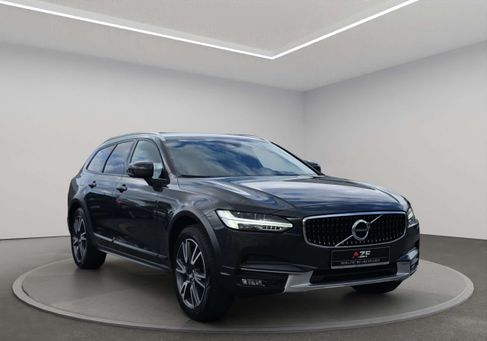 Volvo V90 Cross Country, 2019