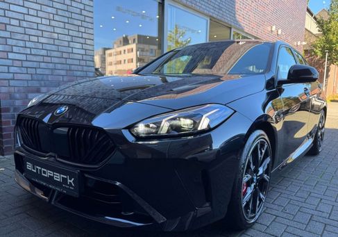 BMW 120, 2025 2