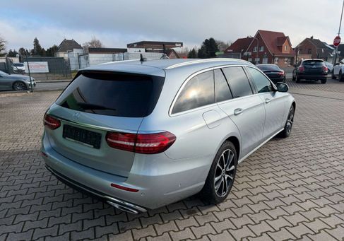 Mercedes-Benz E 220, 2021