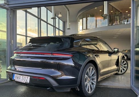 Porsche Taycan, 2023