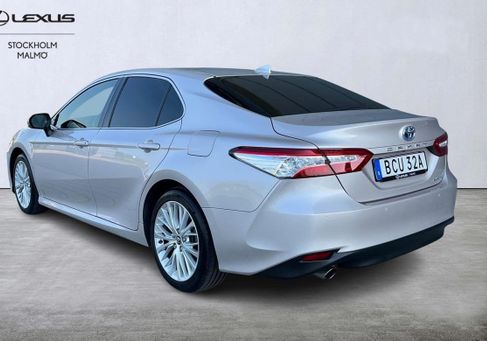 Toyota Camry, 2019