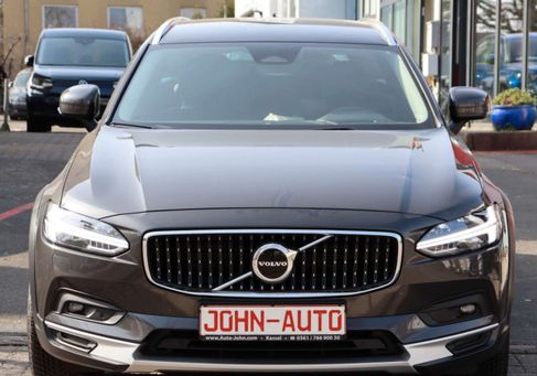 Volvo V90 Cross Country, 2021