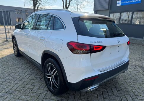 Mercedes-Benz GLA 200, 2021