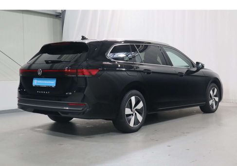 Volkswagen Passat Variant, 2025
