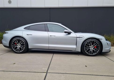 Porsche Taycan, 2021