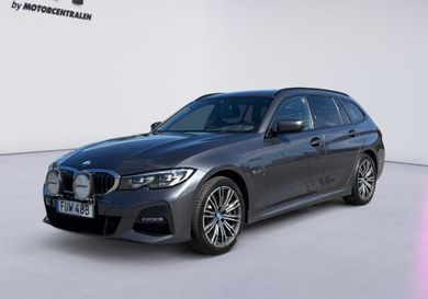 BMW 330, 2022