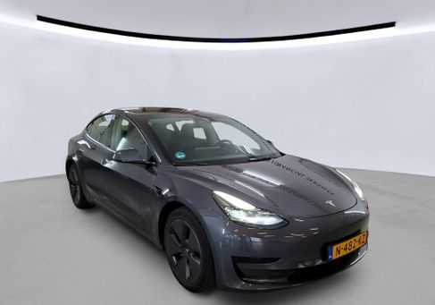 Tesla Model 3, 2021