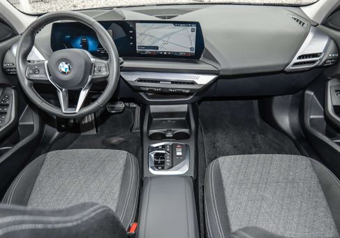 BMW 120, 2025