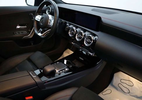 Mercedes-Benz CLA 200, 2023