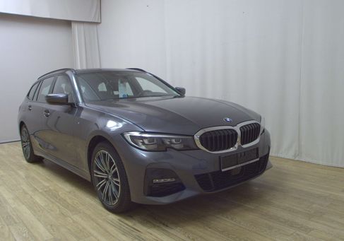 BMW 330, 2020