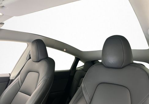 Tesla Model Y, 2025 3