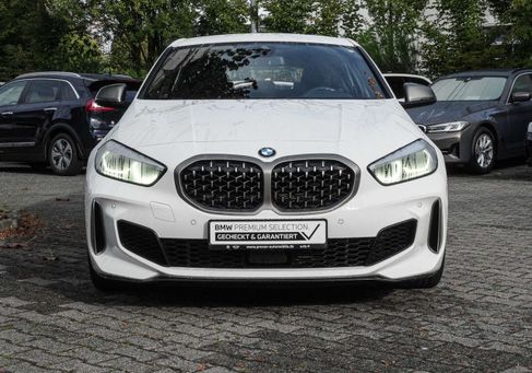 BMW 135, 2022