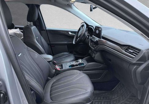 Ford Kuga, 2021