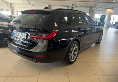BMW 330, 2021